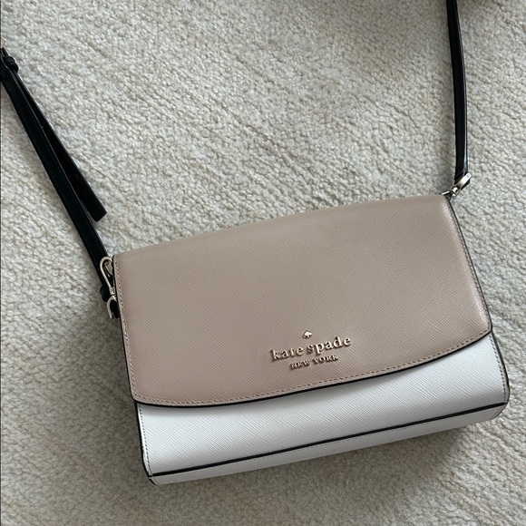 kate spade Handbags - kate spade crossbody bag
